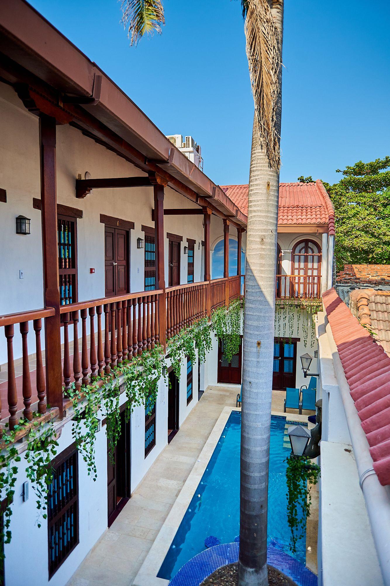 Legends Hotel 3*